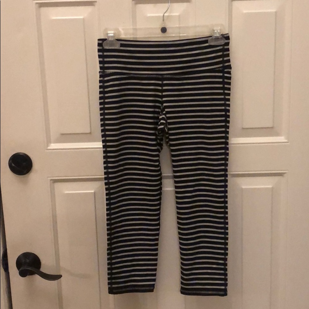 ATHLETA capri legging black and grey stripe SMALL